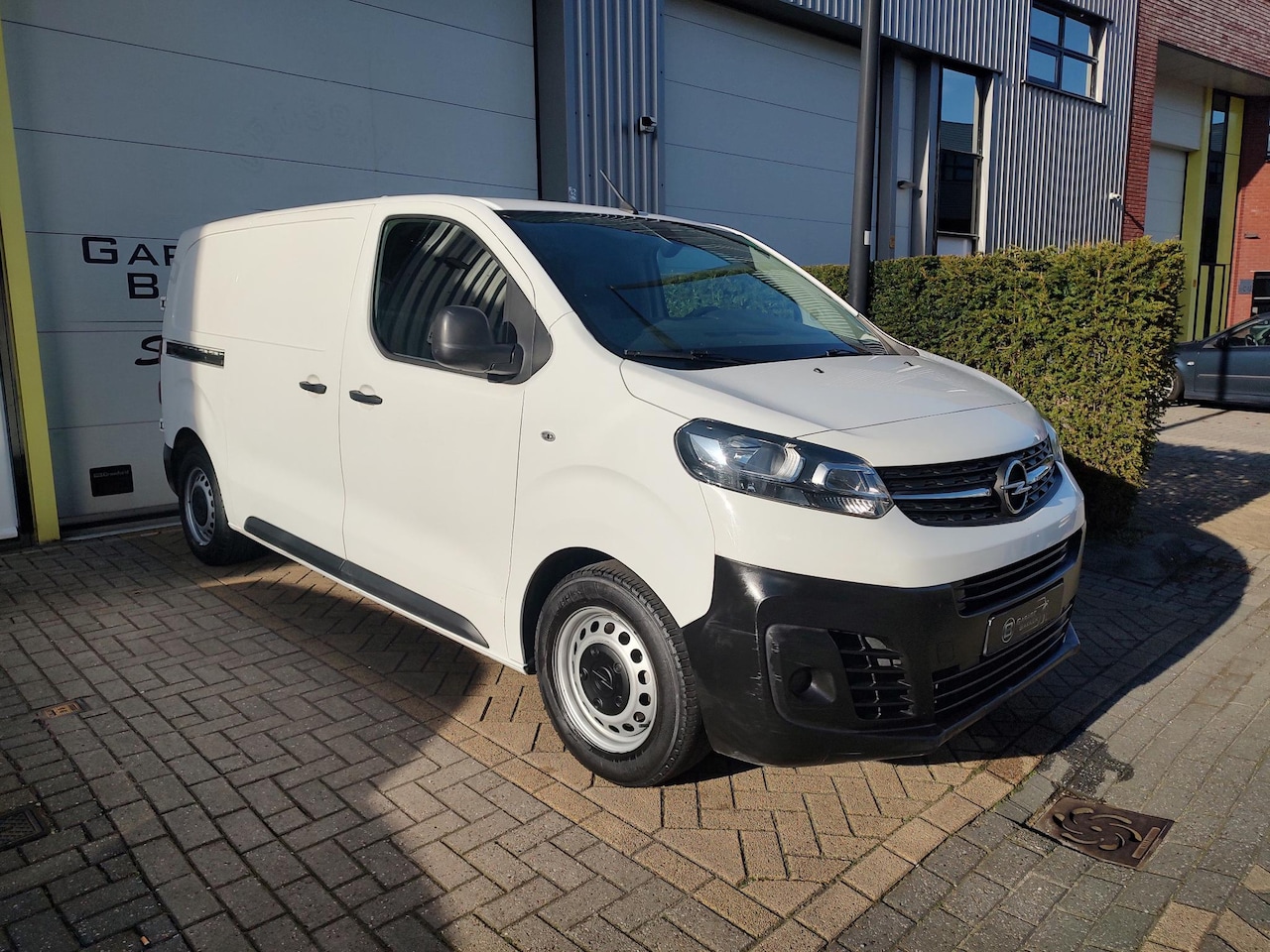 Opel Vivaro - 1.5 BlueHDi 120 S&S L2 Cruise-Control Parkeersensoren Airco - AutoWereld.nl