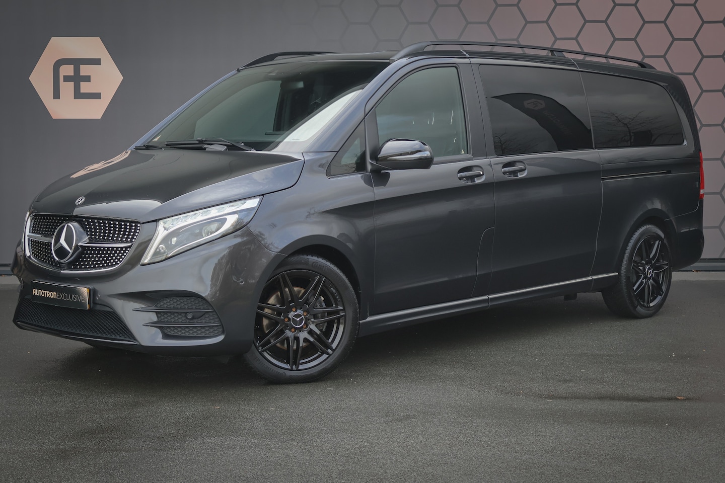 Mercedes-Benz V-klasse - 300d Extra Lang DC Avantgarde Edition AMG | AIRMATIC LUCHTVERING | FACELIFT | STOELVERWARM - AutoWereld.nl