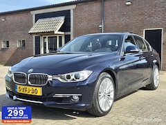 BMW 3-serie - 320i High Executive I Camera I Pano I 1ste eig I Navi I