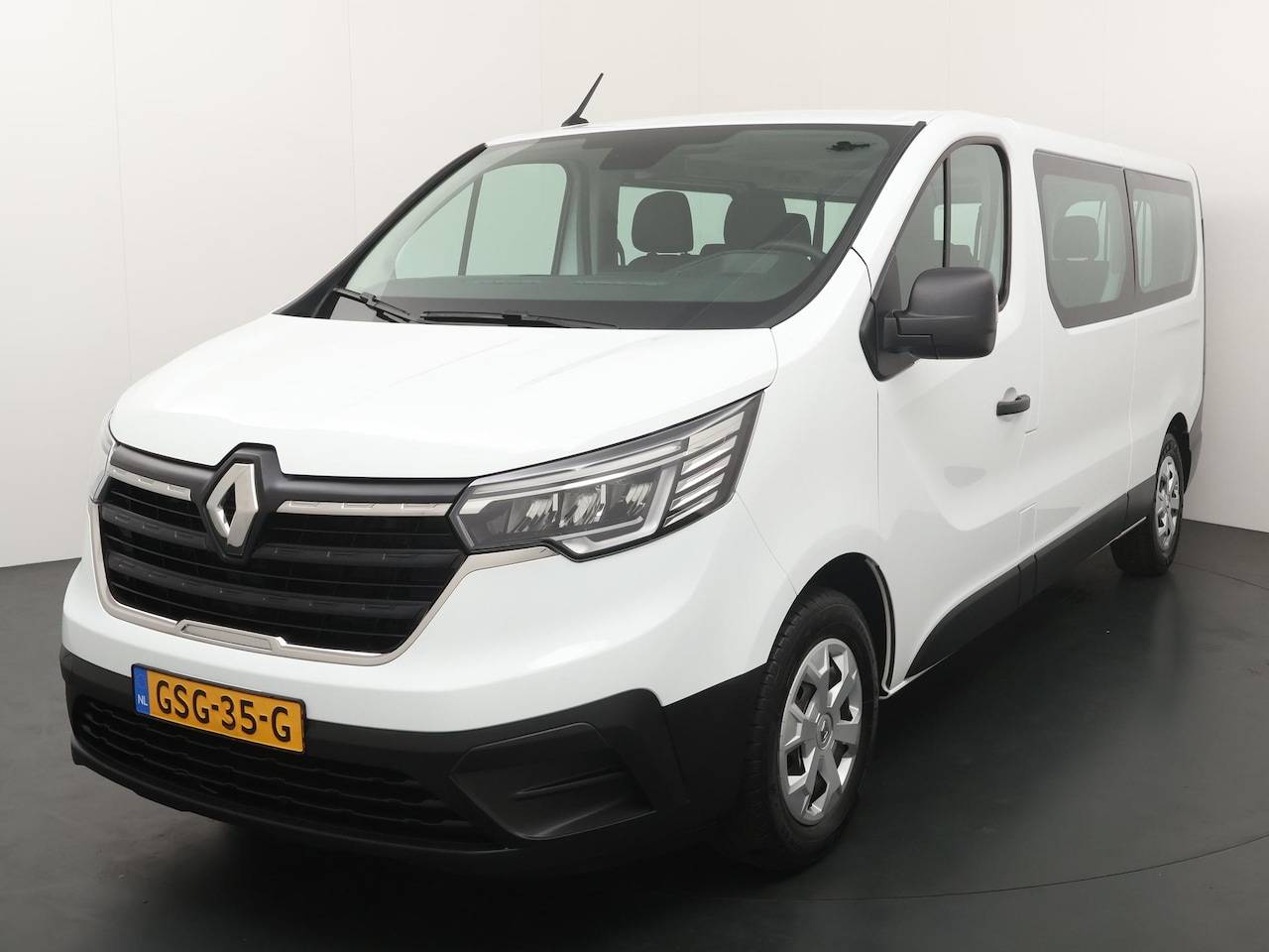 Renault Trafic Passenger - L2 Blue dCi 110 S&S Life | 9 Persoons | Trekhaak | Airco | - AutoWereld.nl