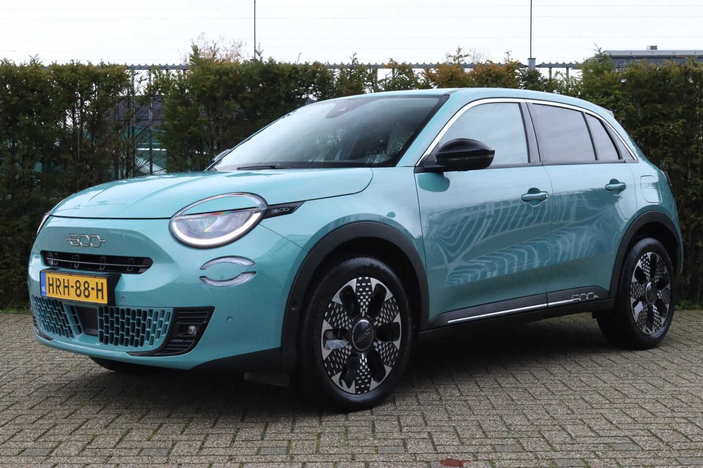 Fiat 600 - 1.2 Hybrid La Prima | Adapt. Cruise | Stoelverwarming | Massage | Carplay | Leder | Elektr - AutoWereld.nl