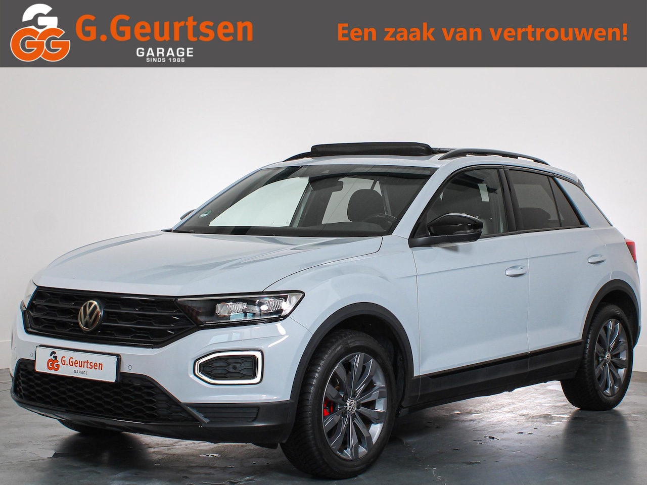 Volkswagen T-Roc - 1.5 TSI Sport Panoramadak, ACC, Bluetooth, LED, Virtual, - AutoWereld.nl