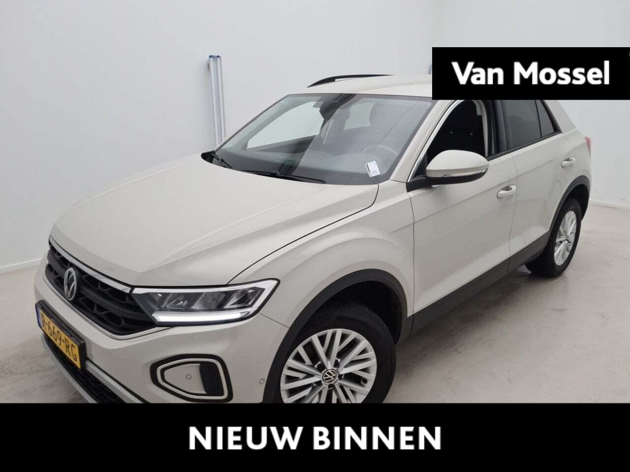 Volkswagen T-Roc - 1.0 TSI Life 110 PK| Origineel Nederlands | 1e Eigenaar | Dealeronderhouden | Navigatie | - AutoWereld.nl