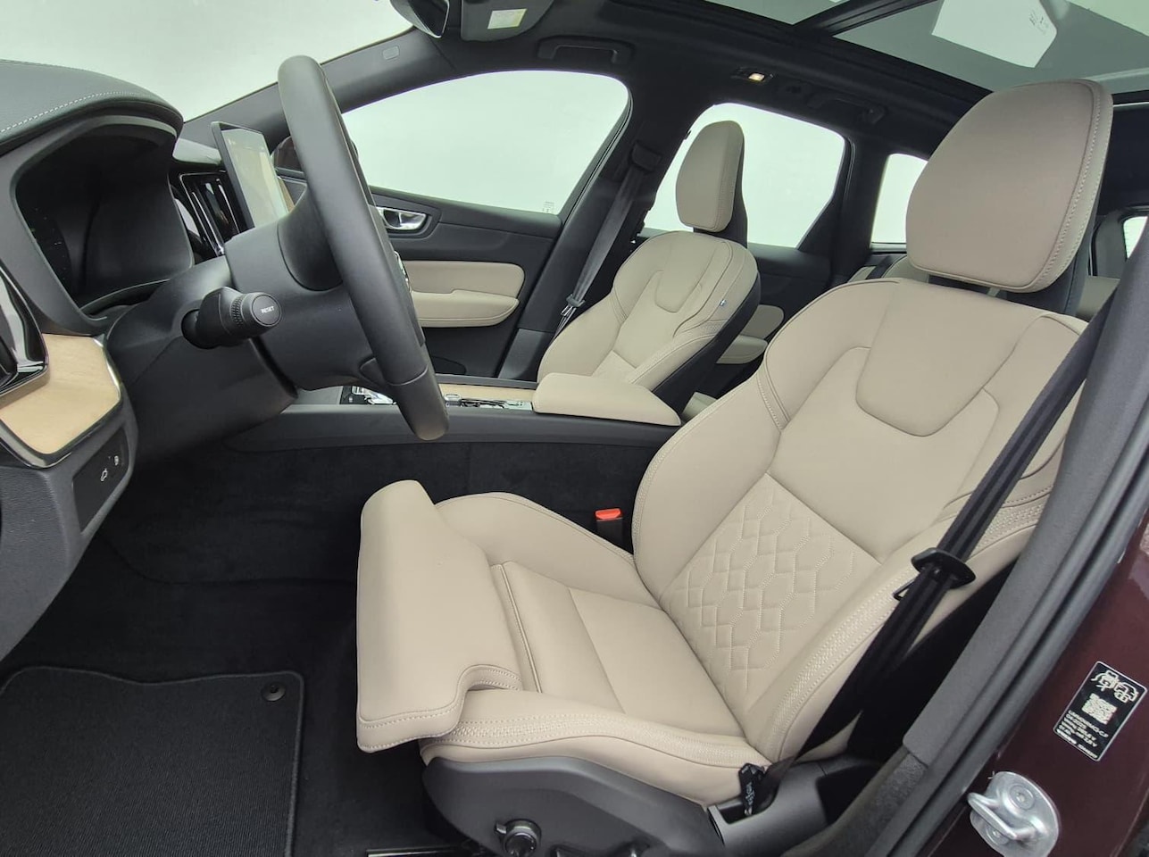 Volvo XC60 - 2.0 T6 Phev AWD Ultra Bright MY 2026 -  20” Wielen - Panoramadak - Lighting –Head up - Har - AutoWereld.nl