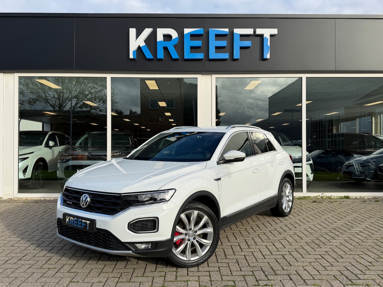 Volkswagen T-Roc - 2.0 TSI 4Motion Sport Winterpakket | 190 PK - AutoWereld.nl