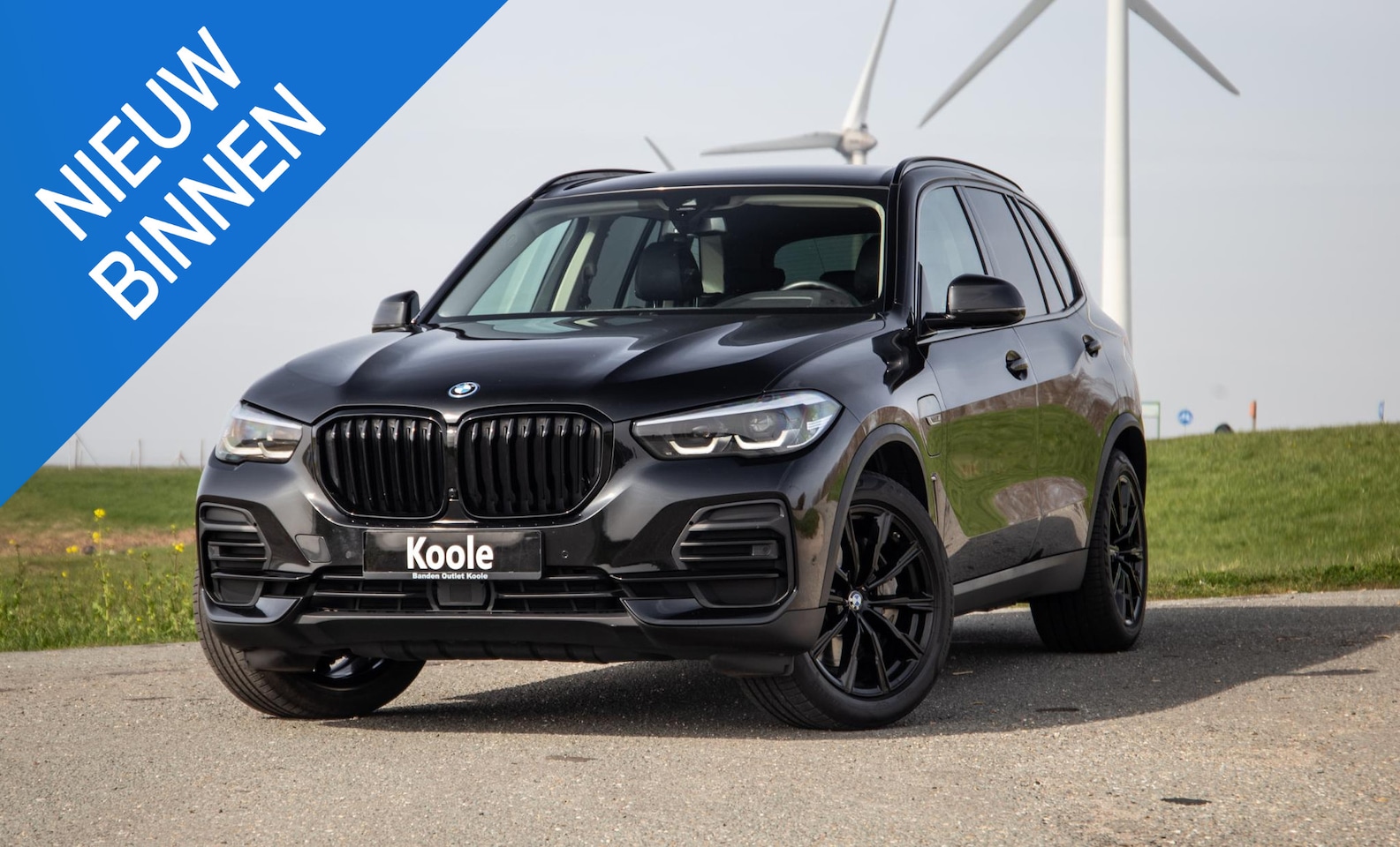 BMW X5 - xDrive45e CARPLAY / CAMERA / DEALER ONDERHOUDEN /  LEER / STOELVERWARMING / BLACK ON BLACK - AutoWereld.nl