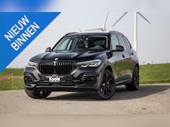 BMW X5 - xDrive45e CARPLAY / CAMERA / DEALER ONDERHOUDEN / LEER / STOELVERWARMING / BLACK ON BLACK