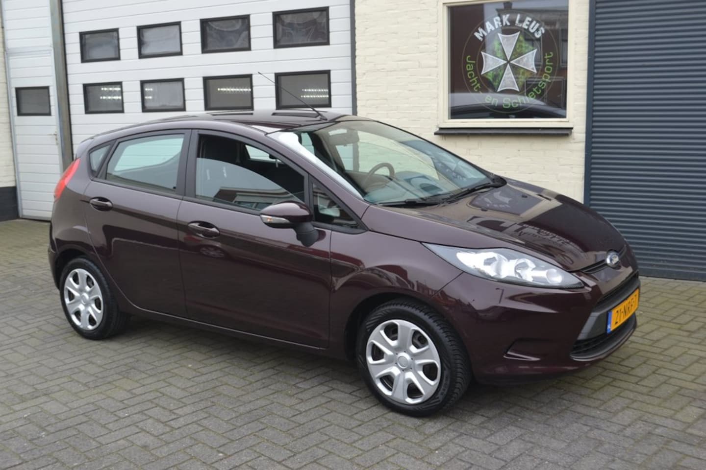 Ford Fiesta - 1.25 Limited 5 deurs 4 cylinder - AutoWereld.nl