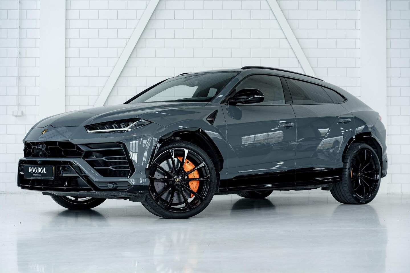 Lamborghini Urus - 4.0 V8 Grigio Telesto l Massage l Entertainment l Carbon | - AutoWereld.nl