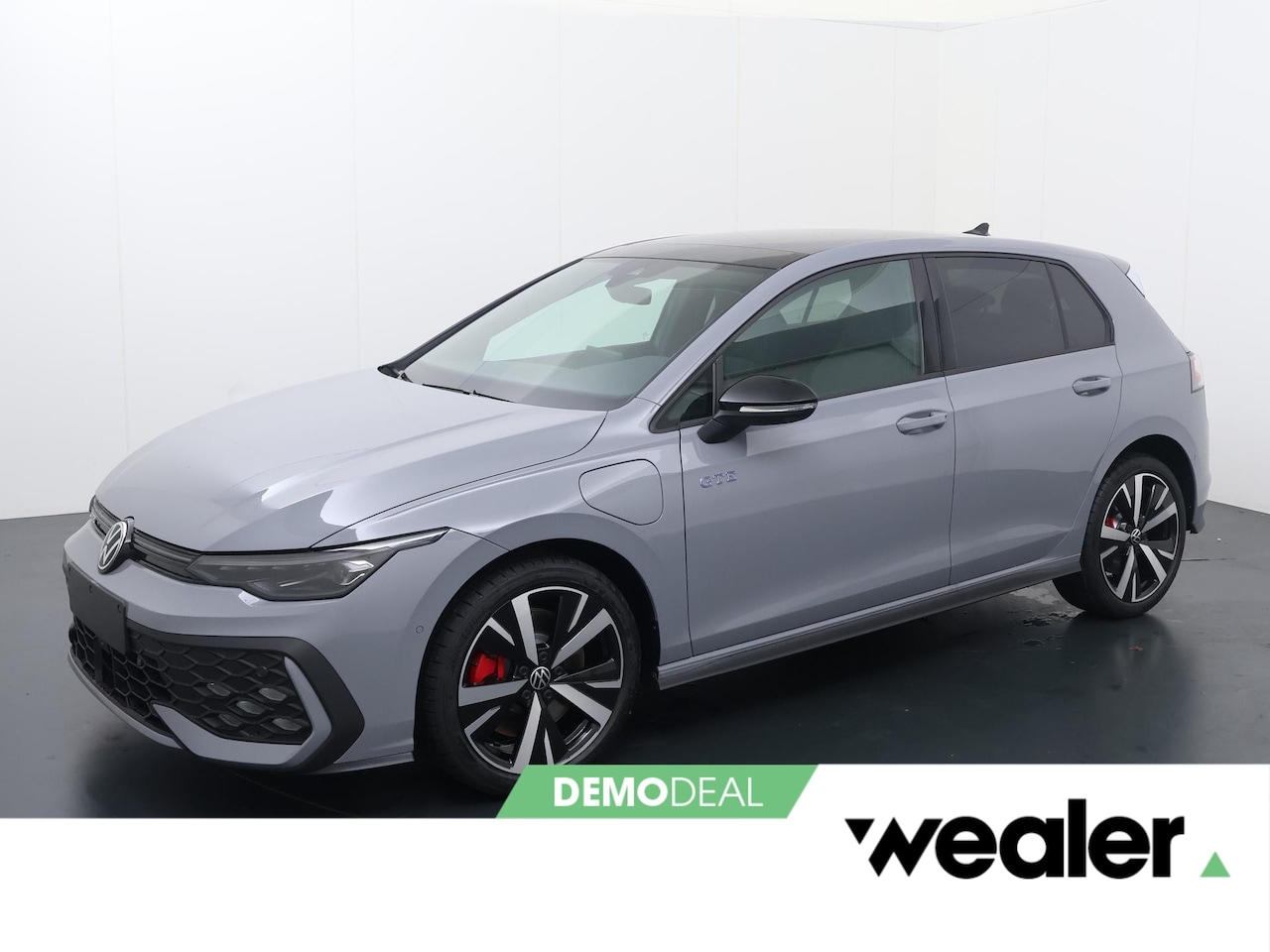Volkswagen Golf - 8 GTE 1.5 eHybrid 200 kW / 272 PK Hatchback 6-DSG | Panoramadak | Black Style | - AutoWereld.nl