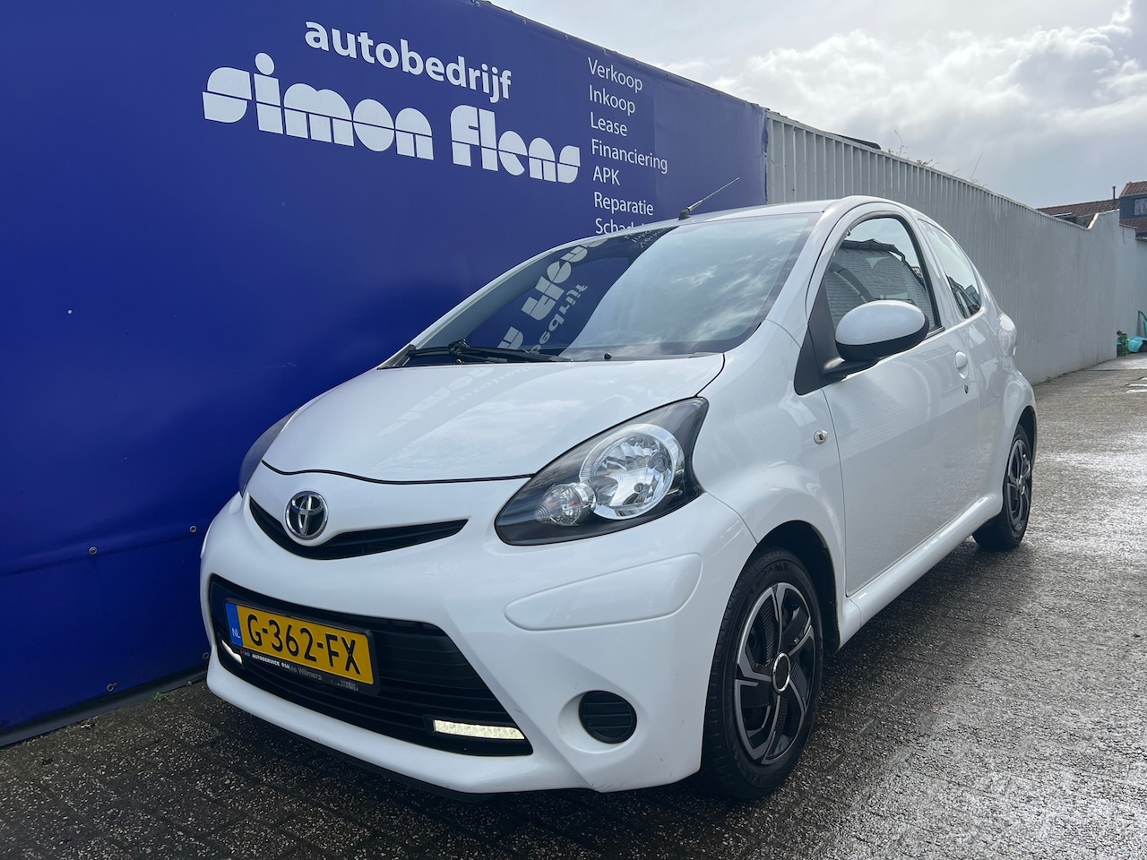 Toyota Aygo - 1.0 VVT-i Dynamic Orange*AIRCO*NAVI* - AutoWereld.nl
