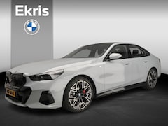 BMW 5-serie - Sedan 520i | M-Sportpakket | LED | HUD | Panoramadak | Sportstoelen | Stoelverwarming | DA