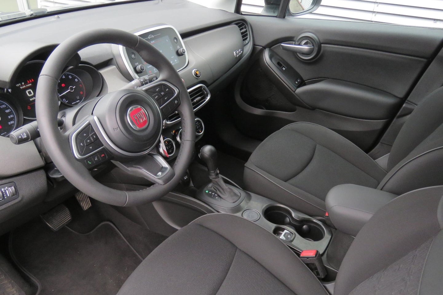 Fiat 500 X - 1.5 Hybrid | Achteruitrijcamera | Cruise Control | DAB radio | Apple Carplay / Android Aut - AutoWereld.nl