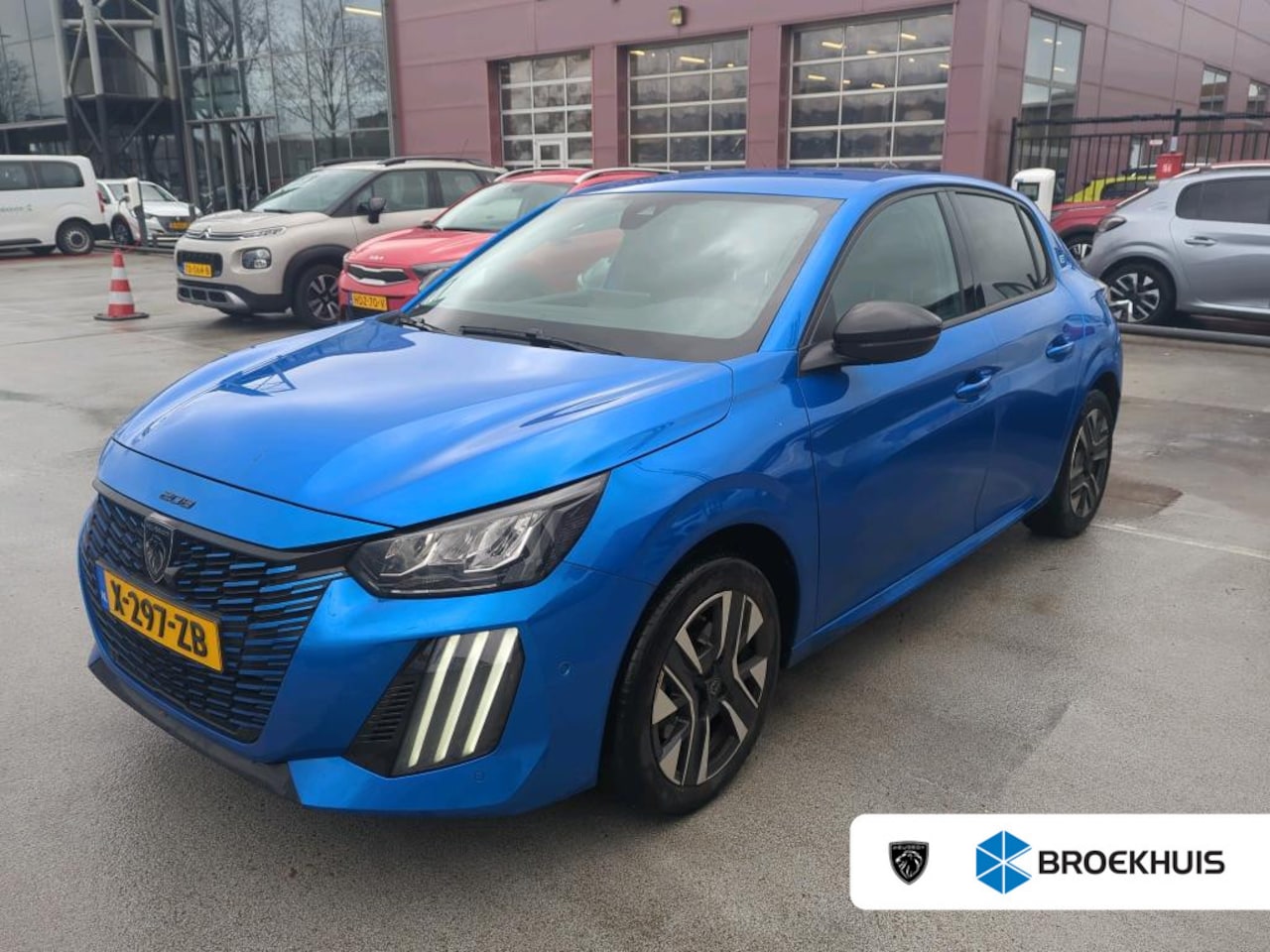 Peugeot e-208 - EV Allure 51 kWh | Navigatie | 360 Camera | Climate Control | Draadloze Telefoonlader | Do - AutoWereld.nl