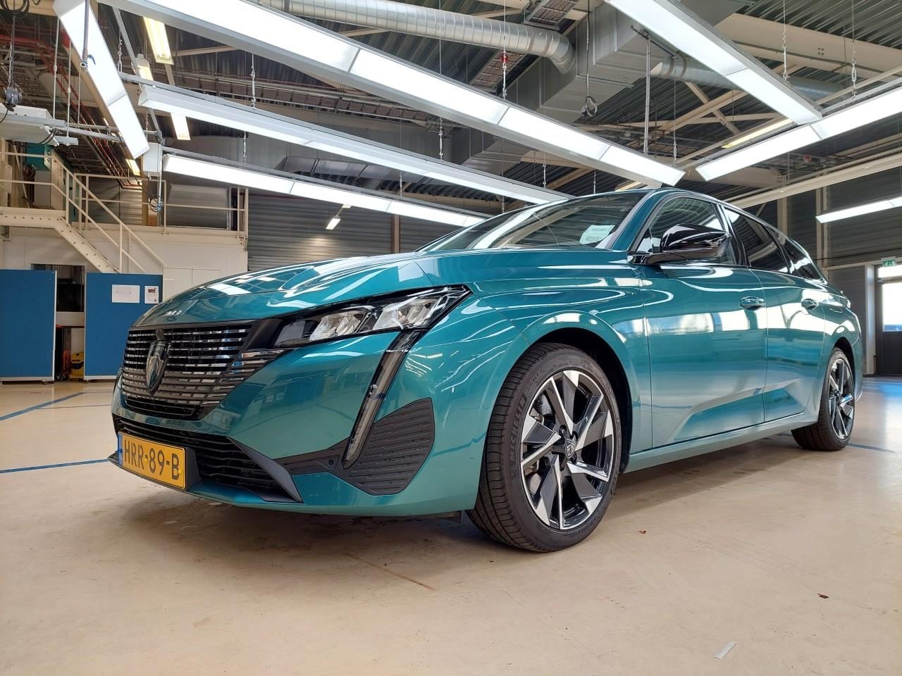 Peugeot 308 SW - 1.6 Allure Avantage Plug-in HYbrid 180 e-EAT8 8 Jaar Garantie! | AGR-Comfortstoel | Naviga - AutoWereld.nl