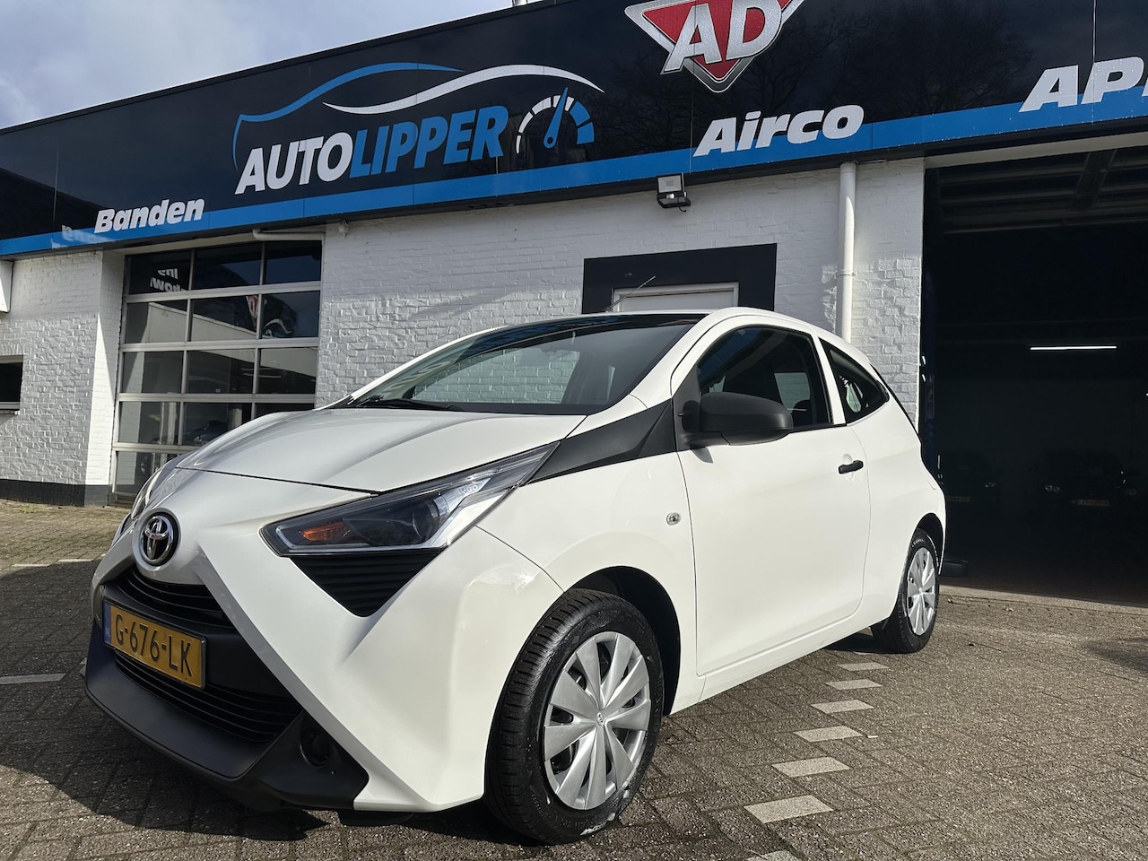 Toyota Aygo - 1.0 VVT-i x /Nieuwe apk bij aflevering/Radio usb/1e Eigenaar - AutoWereld.nl