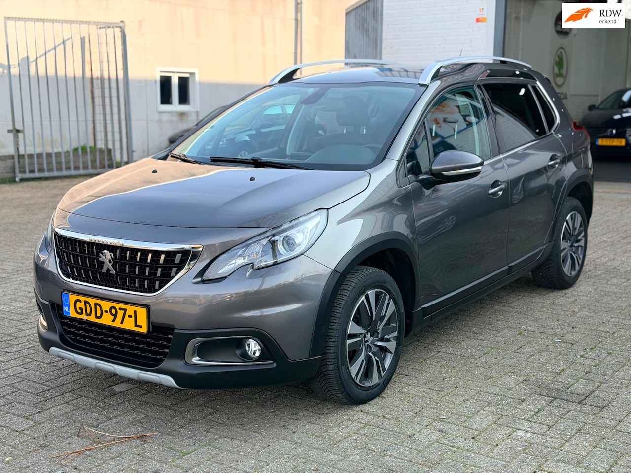 Peugeot 2008 - 1.2 PureTech Bj:2019 INCL. BTW Aut. Camera Leder CruiseControl NAP - AutoWereld.nl