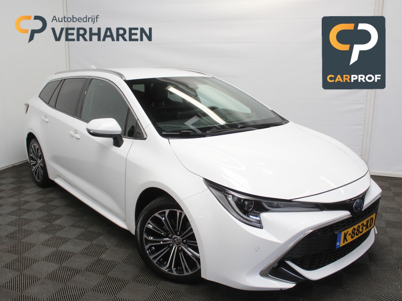 Toyota Corolla Touring Sports - 1.8 Hybrid Executive CLIMAT | CRUISE | DAB | LED | CAMERA | PDC | NAVI | LM | CARPLAY - AutoWereld.nl