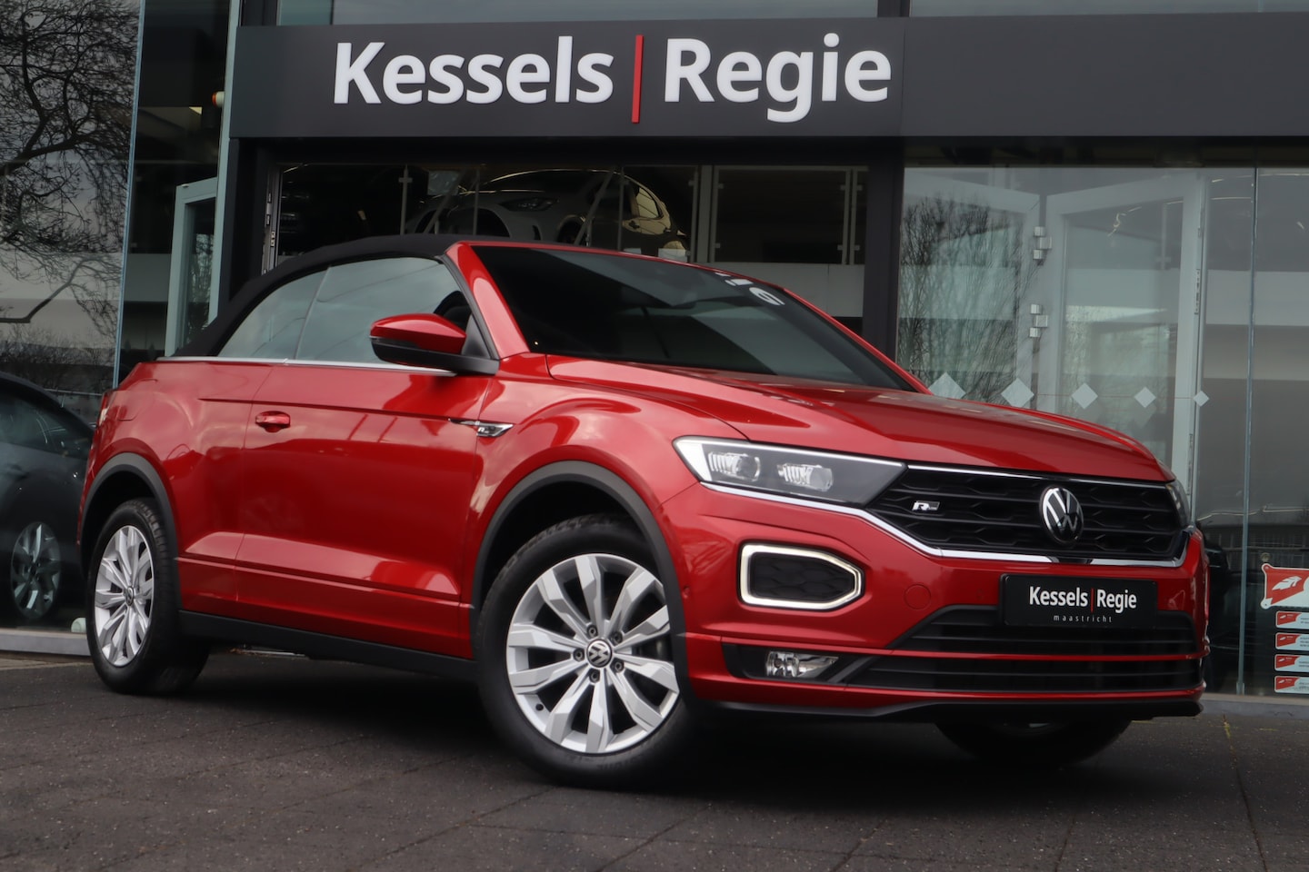 Volkswagen T-Roc Cabrio - 1.5 TSI R-Line ACC Trekhaak Camera Stoelverwarming Bliss DAB Navi - AutoWereld.nl