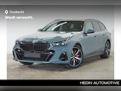 BMW 5-serie Touring - 550e xDrive M-Sport Pro | 20" | Panorama | CoPilot | Bowers & Wilkins | Trekhaak |