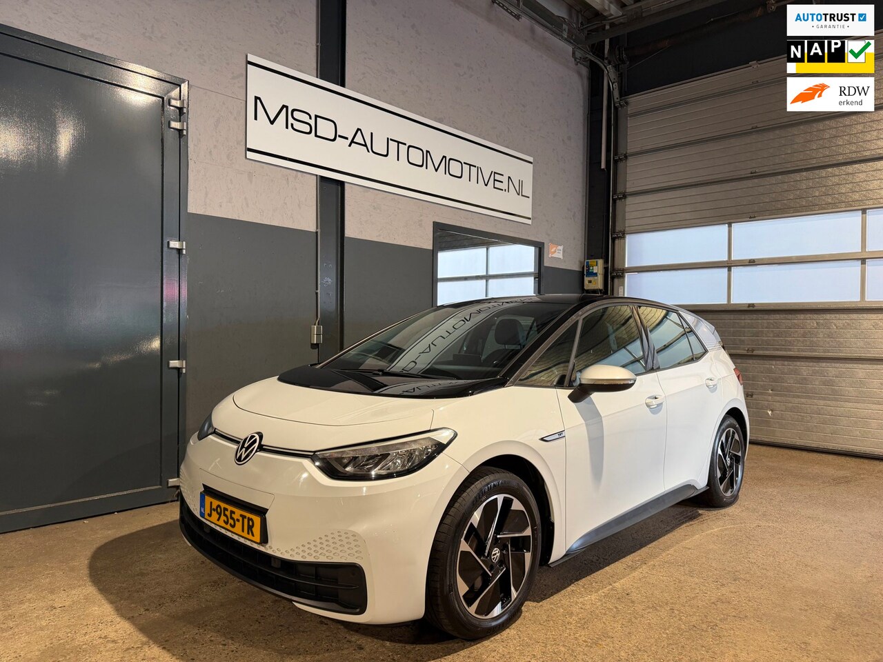 Volkswagen ID.3 - First 58 kWh Stoelverwarming 1e Eigenaar Trekhaak NAP - AutoWereld.nl