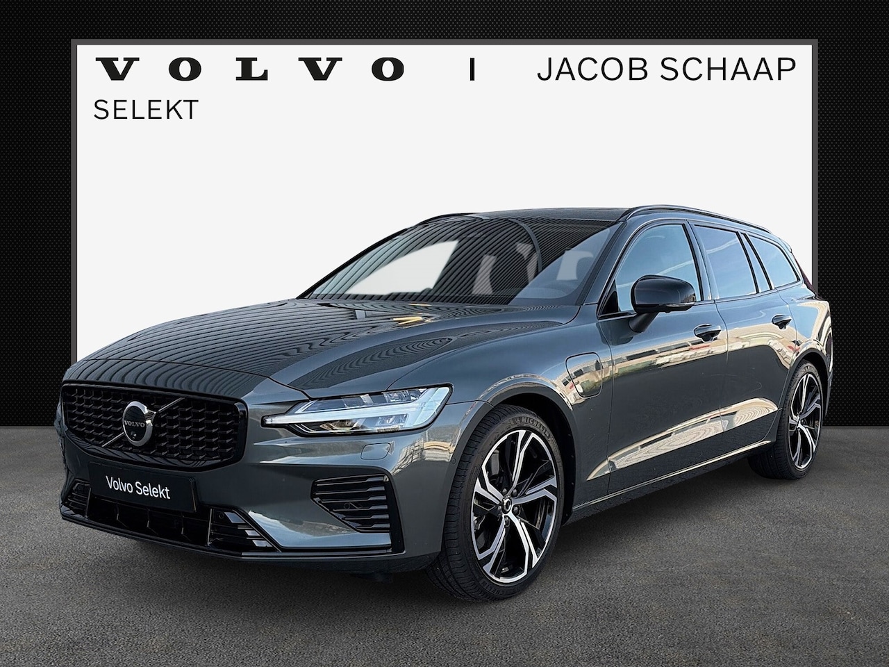 Volvo V60 - T6 Plug-in hybrid AWD Ultra Dark / Massage / B&W audio / Stoelventilatie / Panoramadak / - AutoWereld.nl