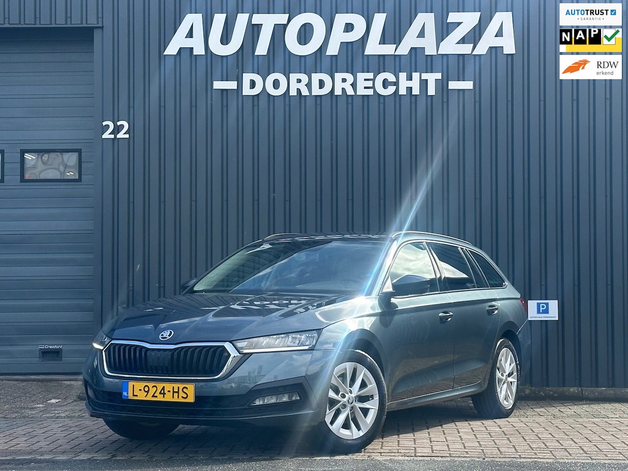 Skoda Octavia Combi - 1.0 e-TSI Business Edition 1.0 e-TSI Business Edition - AutoWereld.nl