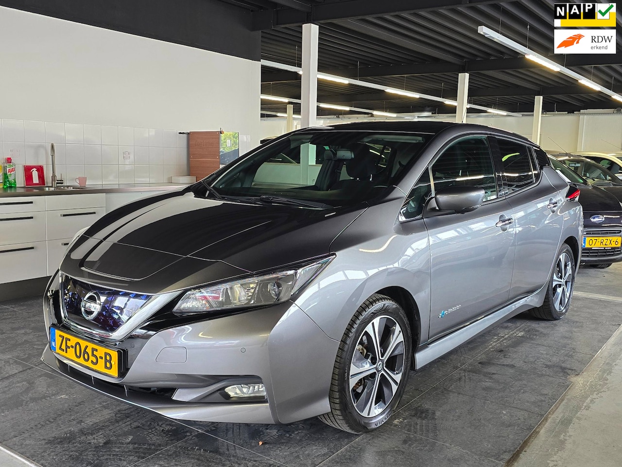 Nissan LEAF - N-Connecta 40 kWh/360CAMERA/CRUISE/N.A.P/ - AutoWereld.nl