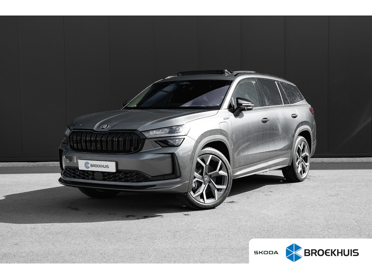 Skoda Kodiaq - 1.5 TSI iV 204pk Sportline Business | Panoramadak | Trekhaak | Stoelen Elektrisch | Head-U - AutoWereld.nl