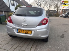 Opel Corsa - 1.4-16V Edition met nationale autopas kilometers