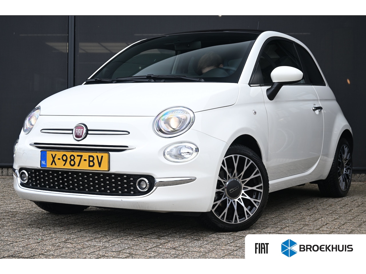 Fiat 500 - 1.0 Hybrid Dolcevita | Navigatie | Panoramadak | Climate Control | Parkeersensoren | Cruis - AutoWereld.nl