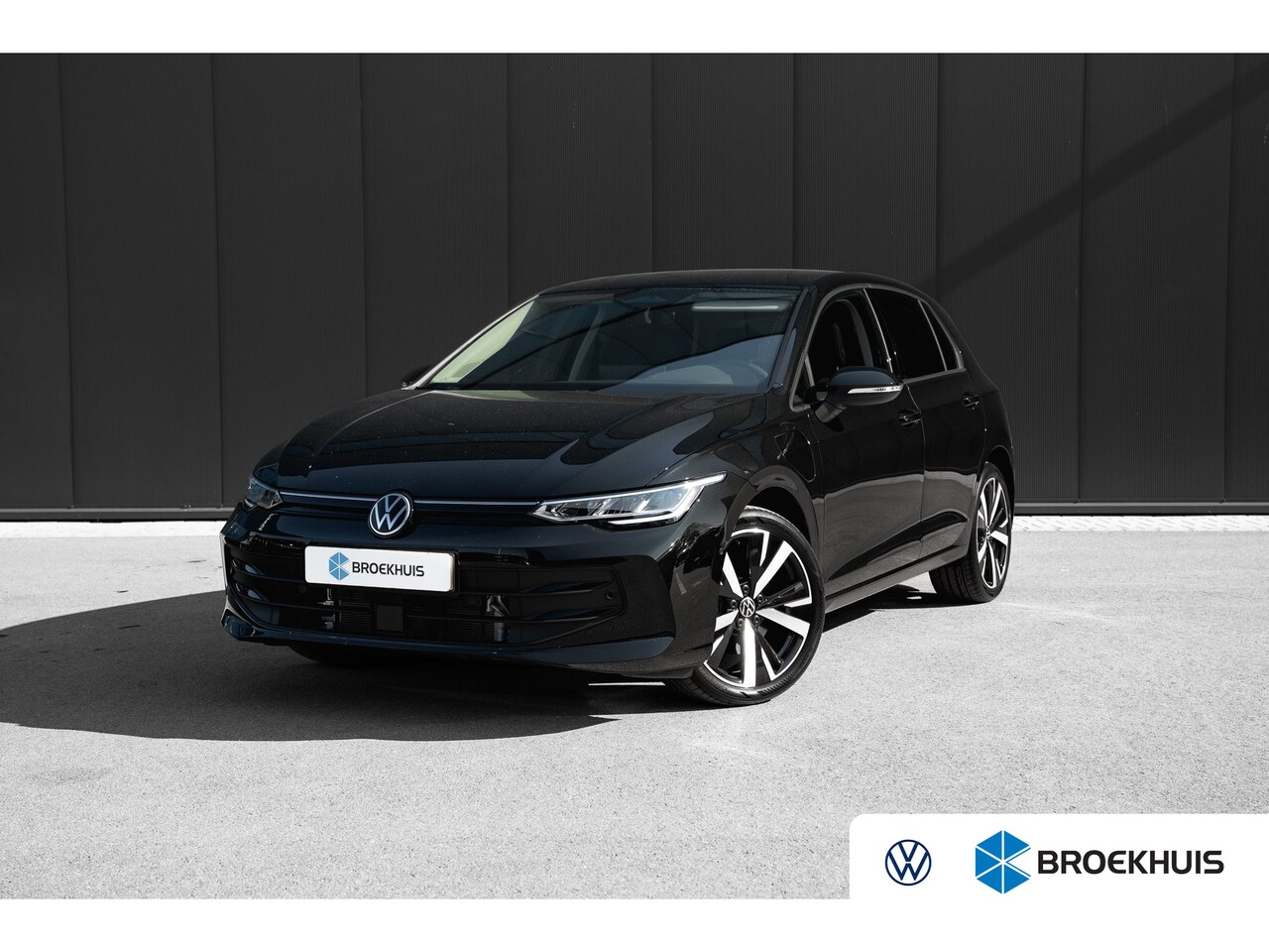 Volkswagen Golf - 1.5 eHybrid 204pk Life Edition | Trekhaak | 18" | ErgoActive | Navigatie - AutoWereld.nl