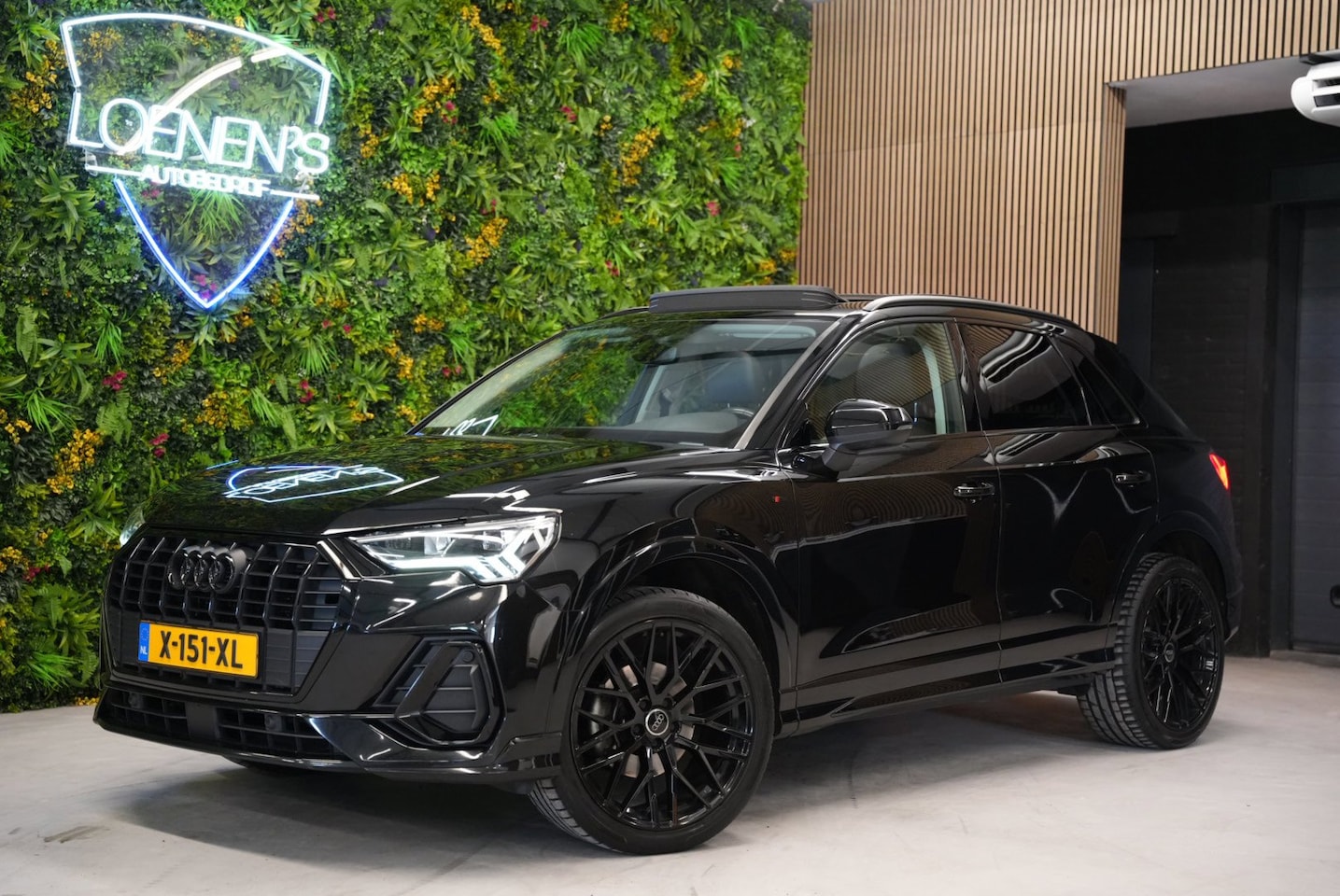 Audi Q3 - 35 TFSI S Line / Pano / Trekhaak / Camera - AutoWereld.nl