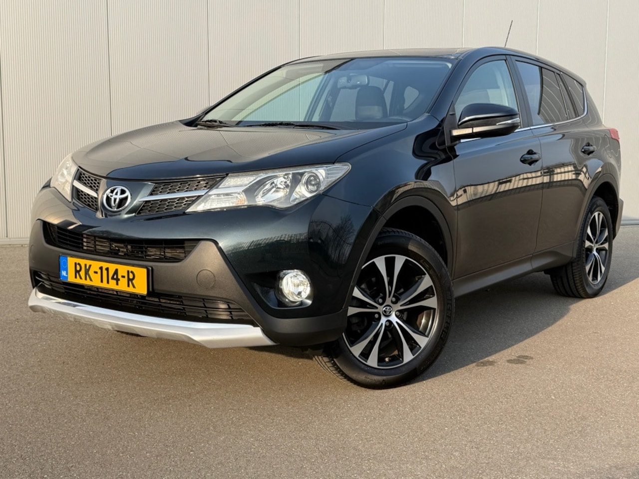 Toyota RAV4 - 2.0 Style 4WD Lage Kmst!! Veel opties - AutoWereld.nl