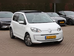 Volkswagen e-Up! - e-Up / SoH 87, 6% / Snelladen / Panoramadak / Navi. By App / Parkeerhulp achter / 15'' / C