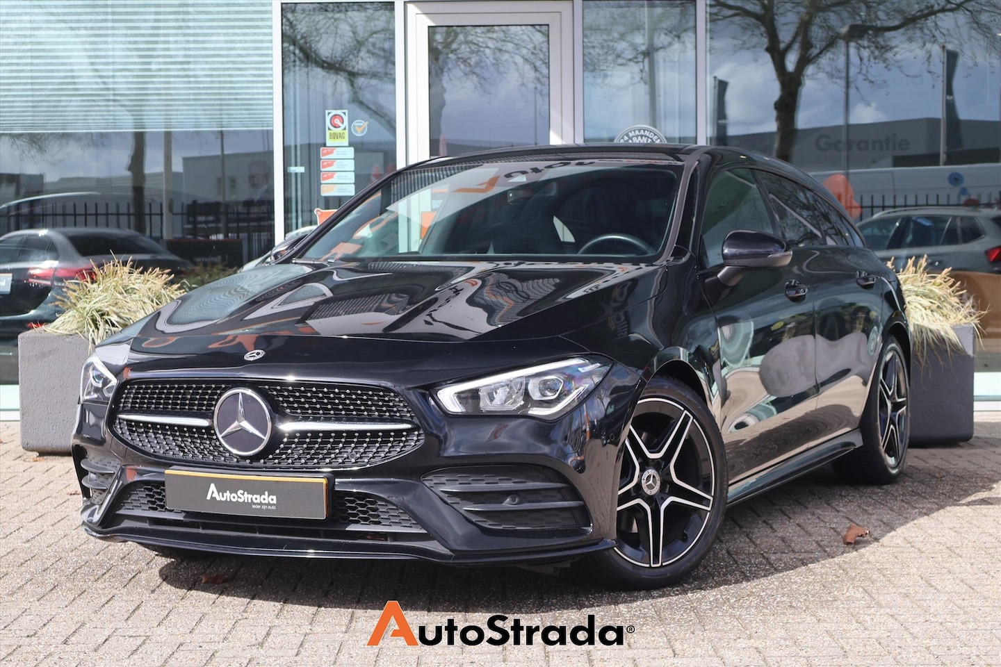 Mercedes-Benz CLA-klasse Shooting Brake - 180 AMG-LINE I Night Pakket I Sfeerverlichting I Camera I Navi I Cruise - AutoWereld.nl