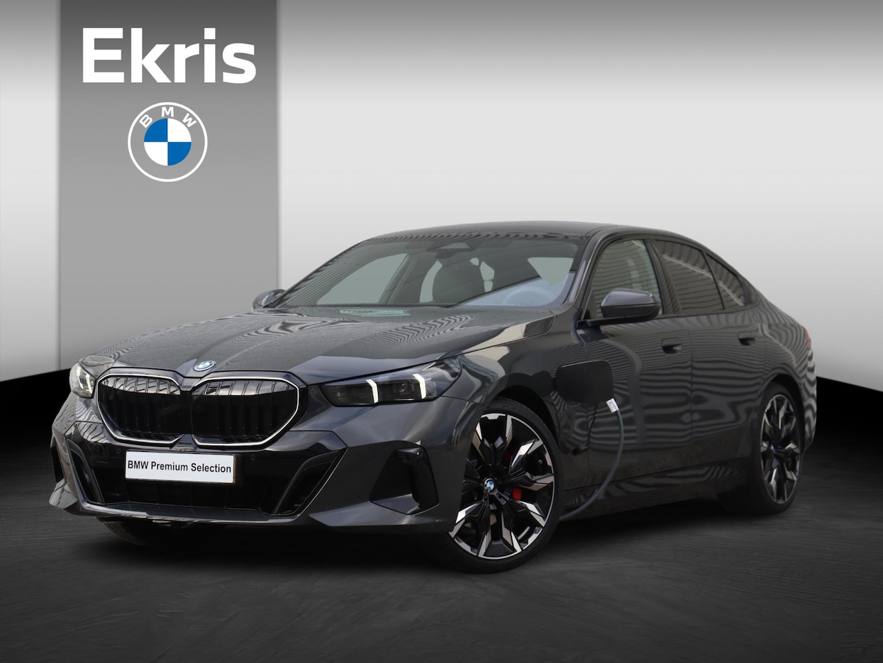 BMW 5-serie - Sedan 530e | M Sportpakket Pro | Individual Lak | Panodak | Trekhaak | Head-Up | Bowers & - AutoWereld.nl