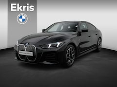 BMW i4 - eDrive35 M Sportpakket |	M Sport Edition | Innovation Pack | Comfort Pack | Stuurwielrand