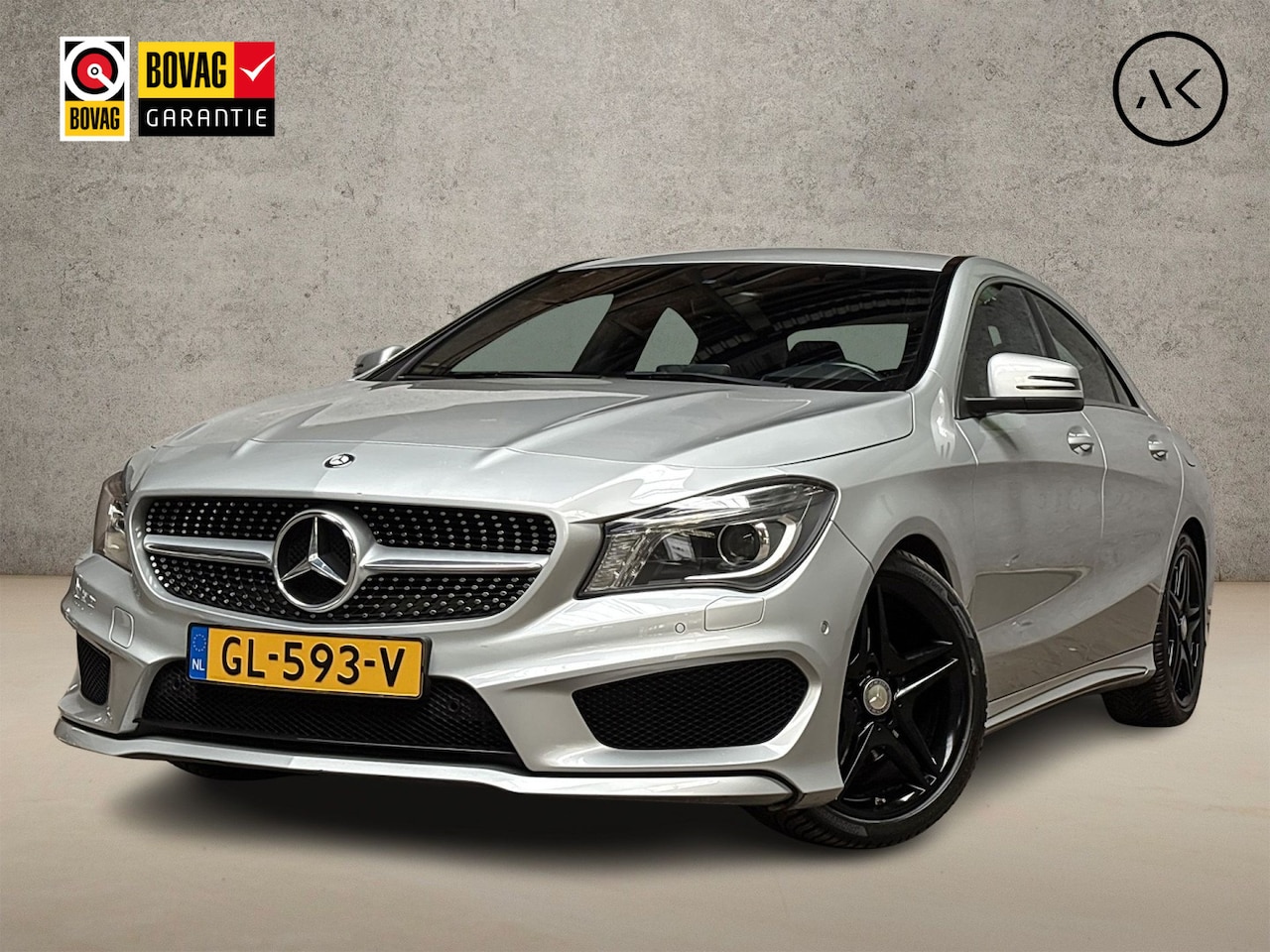 Mercedes-Benz CLA-Klasse - 180 AMG Sport Automaat (GROOT NAVI, LEDER/ALCANTARA, KEYLESS START, SPORTSTOELEN, XENON, P - AutoWereld.nl