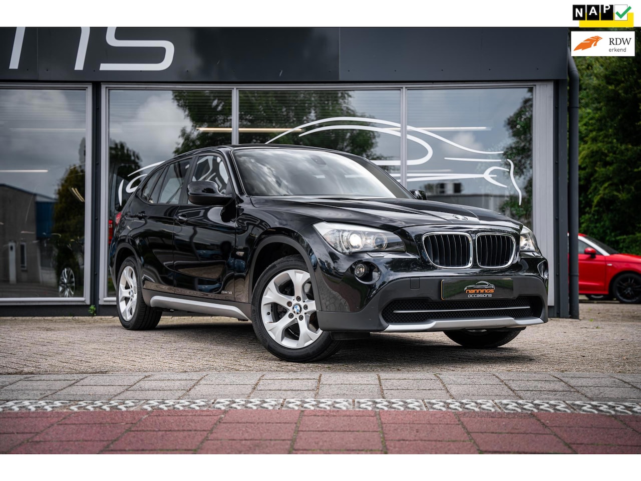 BMW X1 - SDrive18i Executive|Trekhaak|Navi|Leder|Cruise|Airco|PDC - AutoWereld.nl