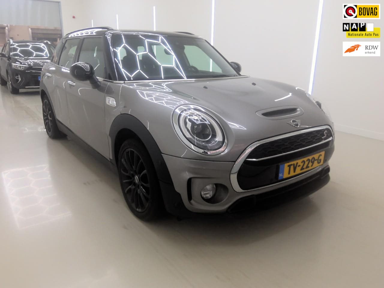 MINI Clubman - Mini 2.0 Cooper S Salt 192PK+Led&cruise-adaptive+Led-mistlamp+Panodak+Navigatie = NOVEMBER - AutoWereld.nl