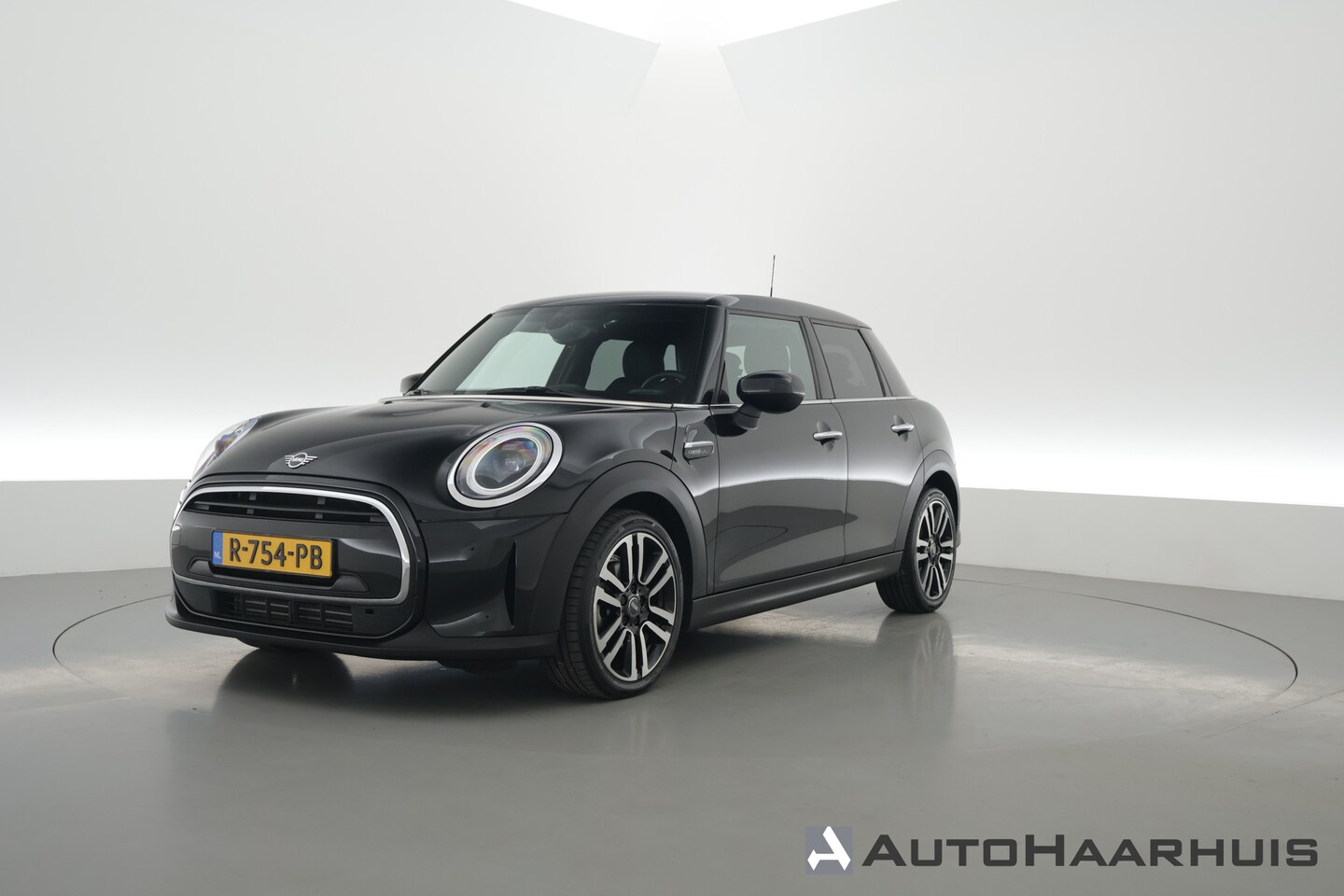 MINI Cooper - Mini 1.5 Camden - Aut. | Rijklaar! | Orig. NL | Dig. Cockpit | Nav+CarPlay | ACC | Cruise - AutoWereld.nl