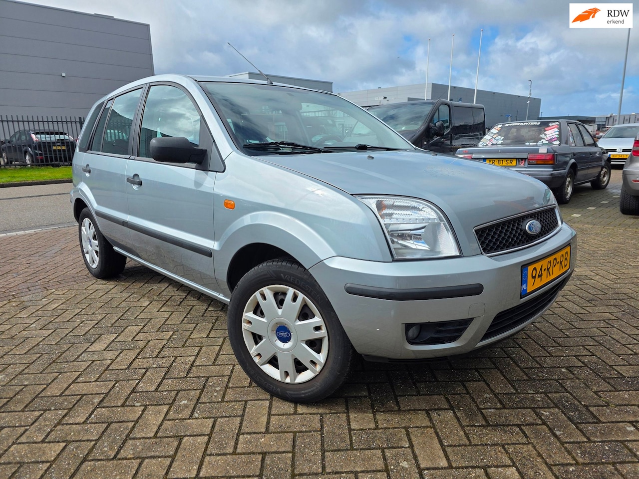 Ford Fusion - 1.6-16V Ghia 1.6-16V Ghia - AutoWereld.nl