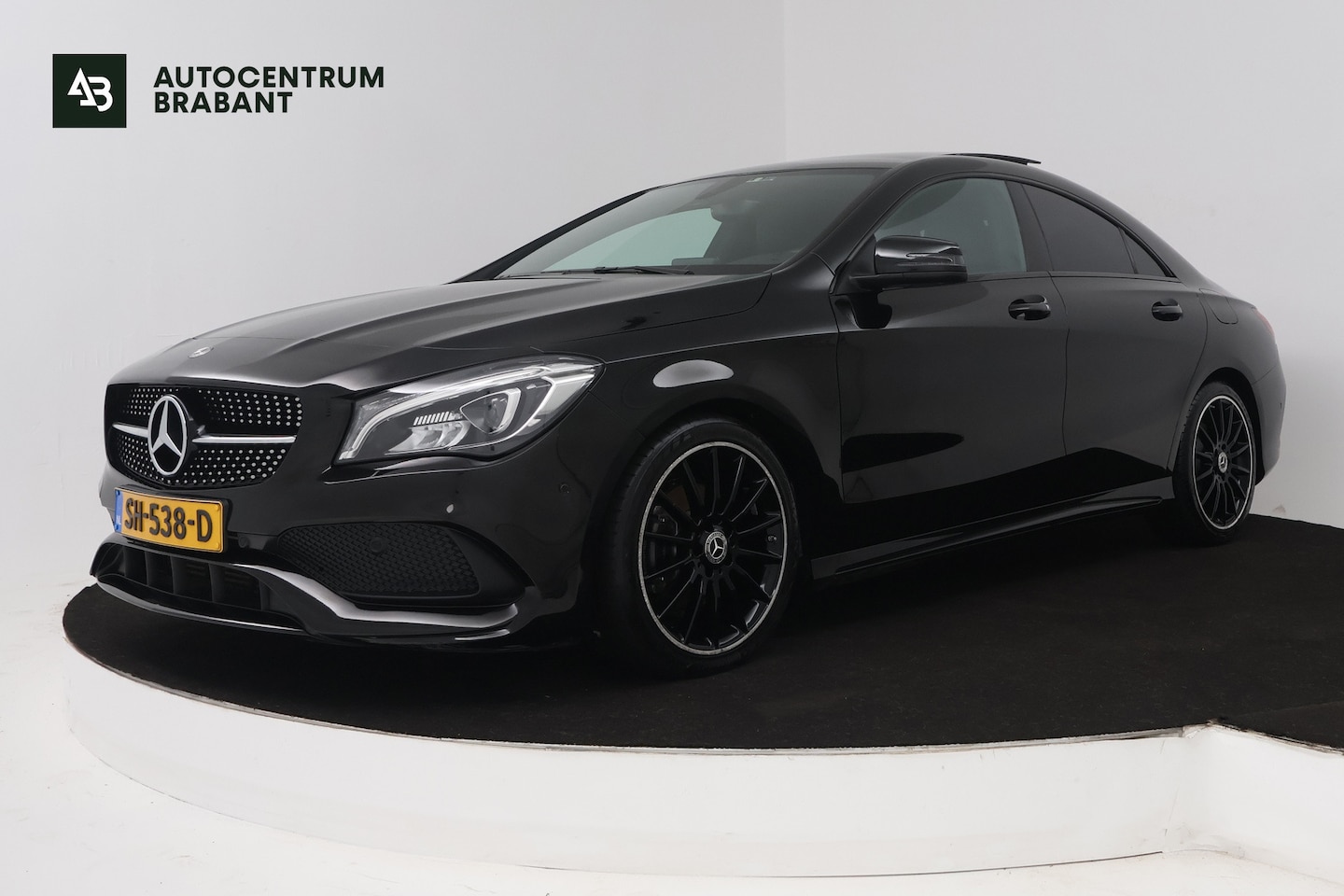 Mercedes-Benz CLA-Klasse - 180 Prestige Automaat (PANORAMADAK, STOELVERWARMING, CLIMA, CAMERA) - AutoWereld.nl