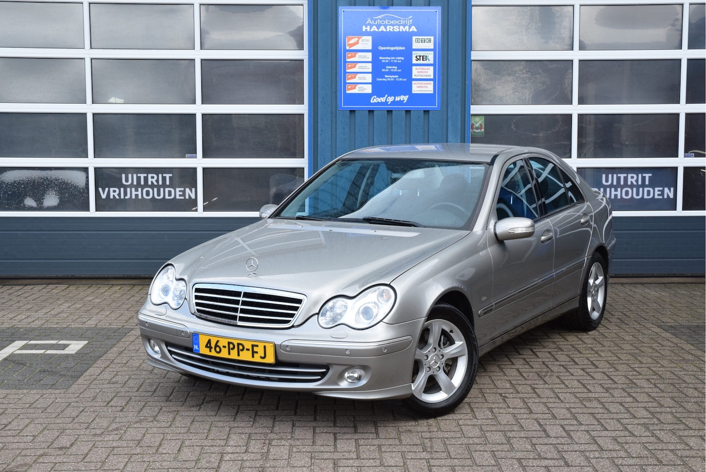 Mercedes-Benz C-klasse - 240 Avantgarde Automaat V6 Zwart-Leer - AutoWereld.nl