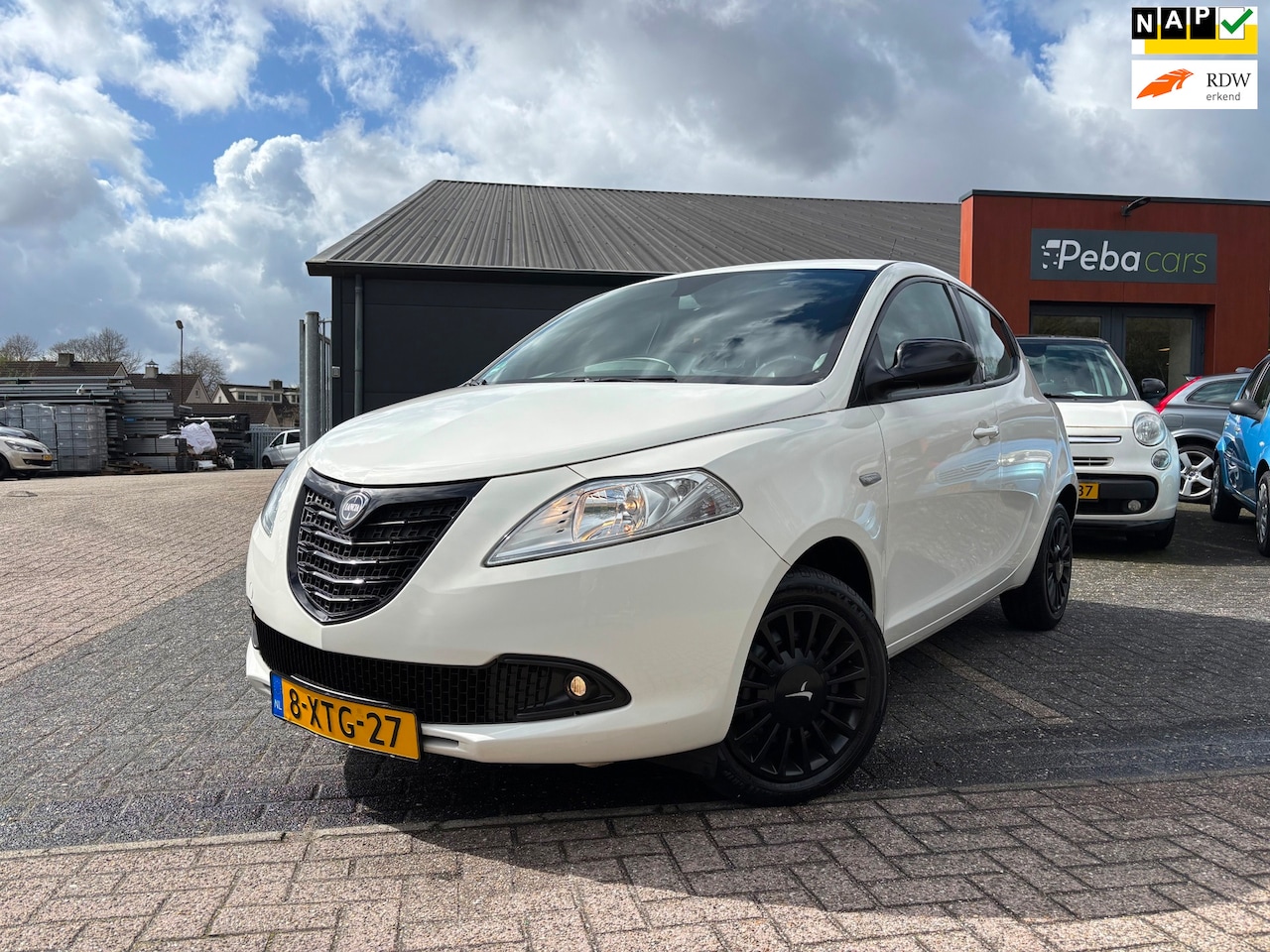 Lancia Y(psilon) - Ypsilon 0.9 TwinAir Elefantino - AutoWereld.nl