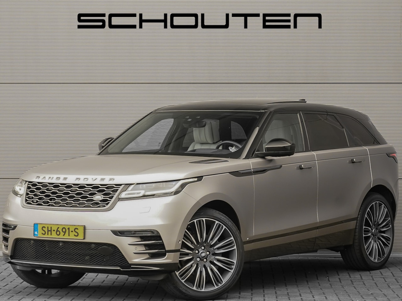 Land Rover Range Rover Velar - 3.0 V6 AWD First Edition Pano Leder 22" - AutoWereld.nl