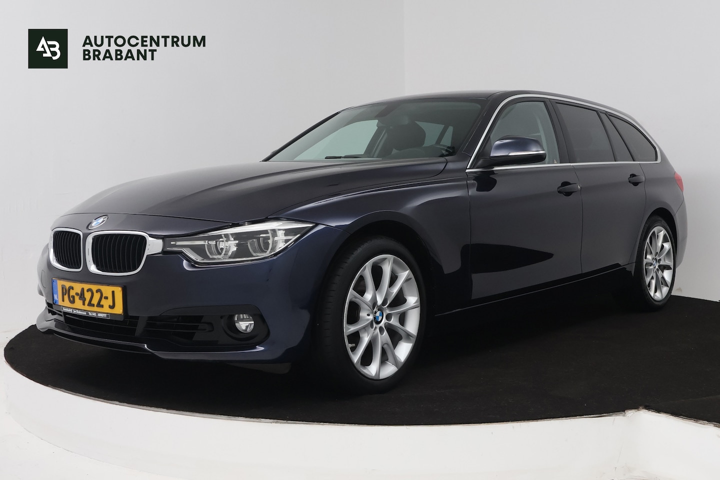 BMW 3-serie Touring - 318i Executive Automaat (CLIMA, NAVIGATIE, TREKHAAK, PARKEERSENSOREN) - AutoWereld.nl