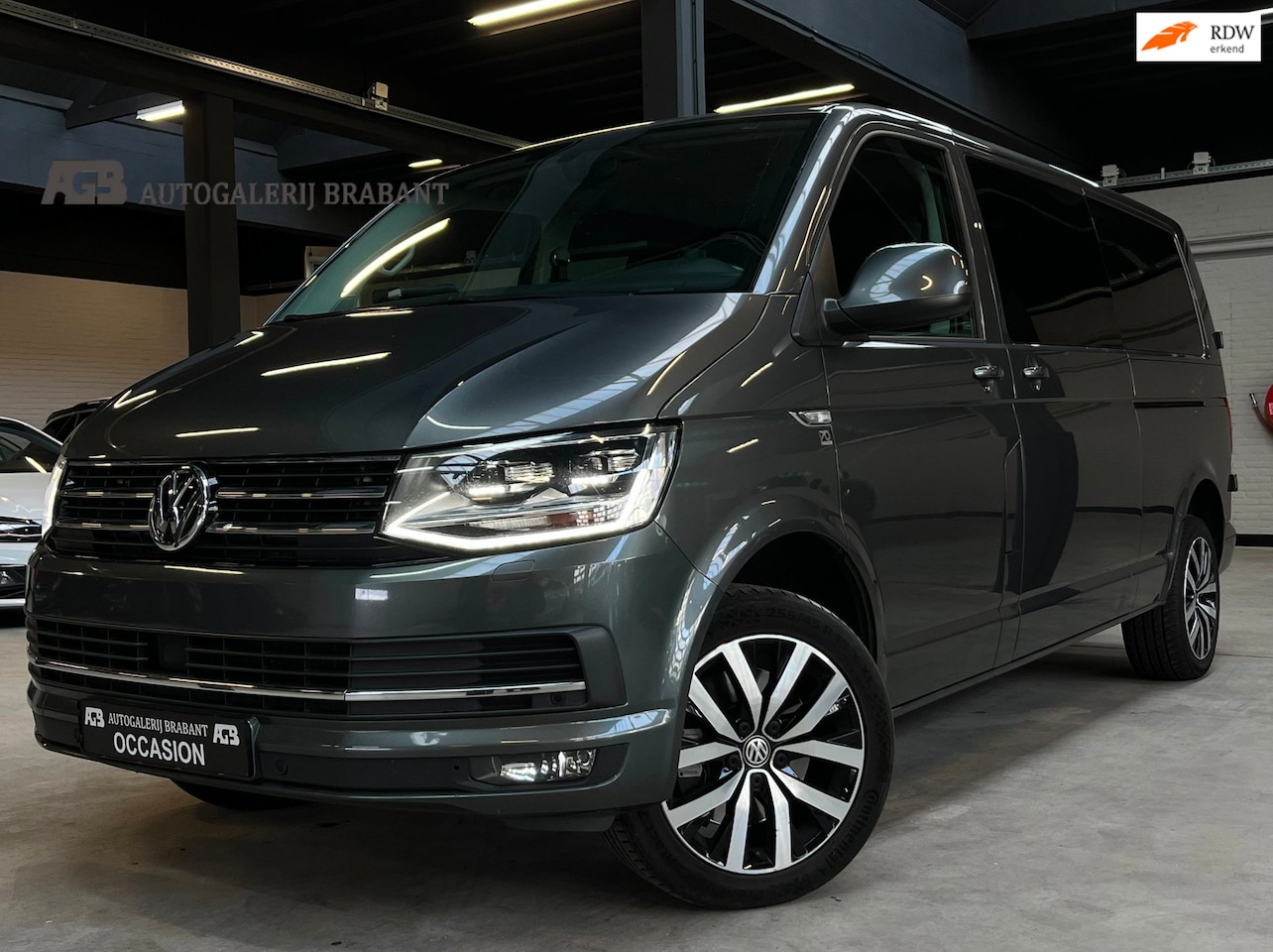 Volkswagen Transporter - 2.0 TDI L2H1 DC Highline Automaat/ACC/Carplay/ - AutoWereld.nl
