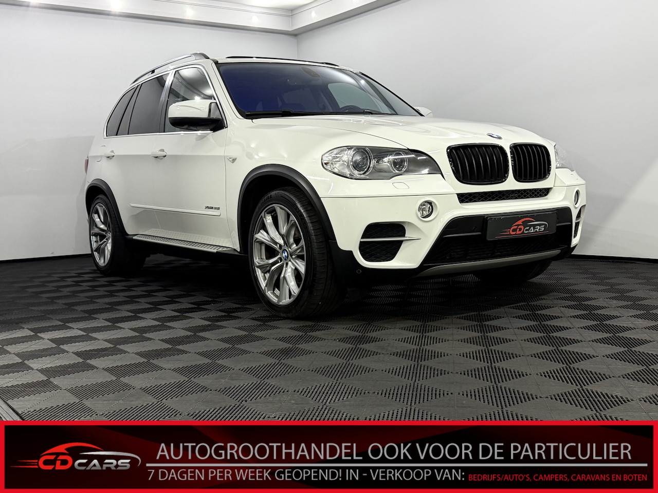 BMW X5 - xDrive35i High Executive Panoramadak, Leder, Camera, Navi, Keyless start, Elektrische stoe - AutoWereld.nl